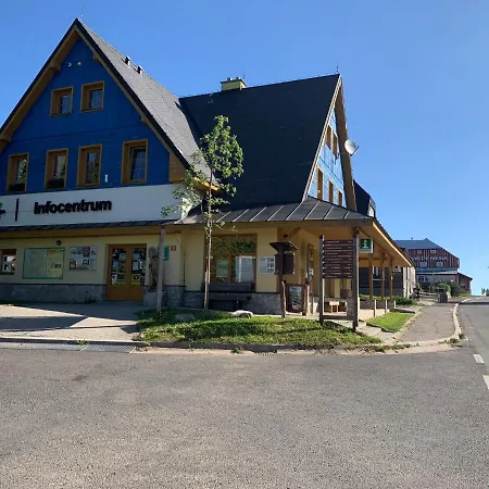 Barborka, 8 Appartement